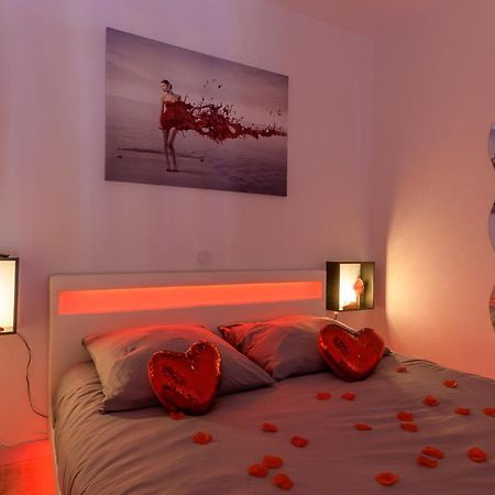 Love Room - Suite Romantique Avec Spa Privatif Le Puy-en-Velay Esterno foto