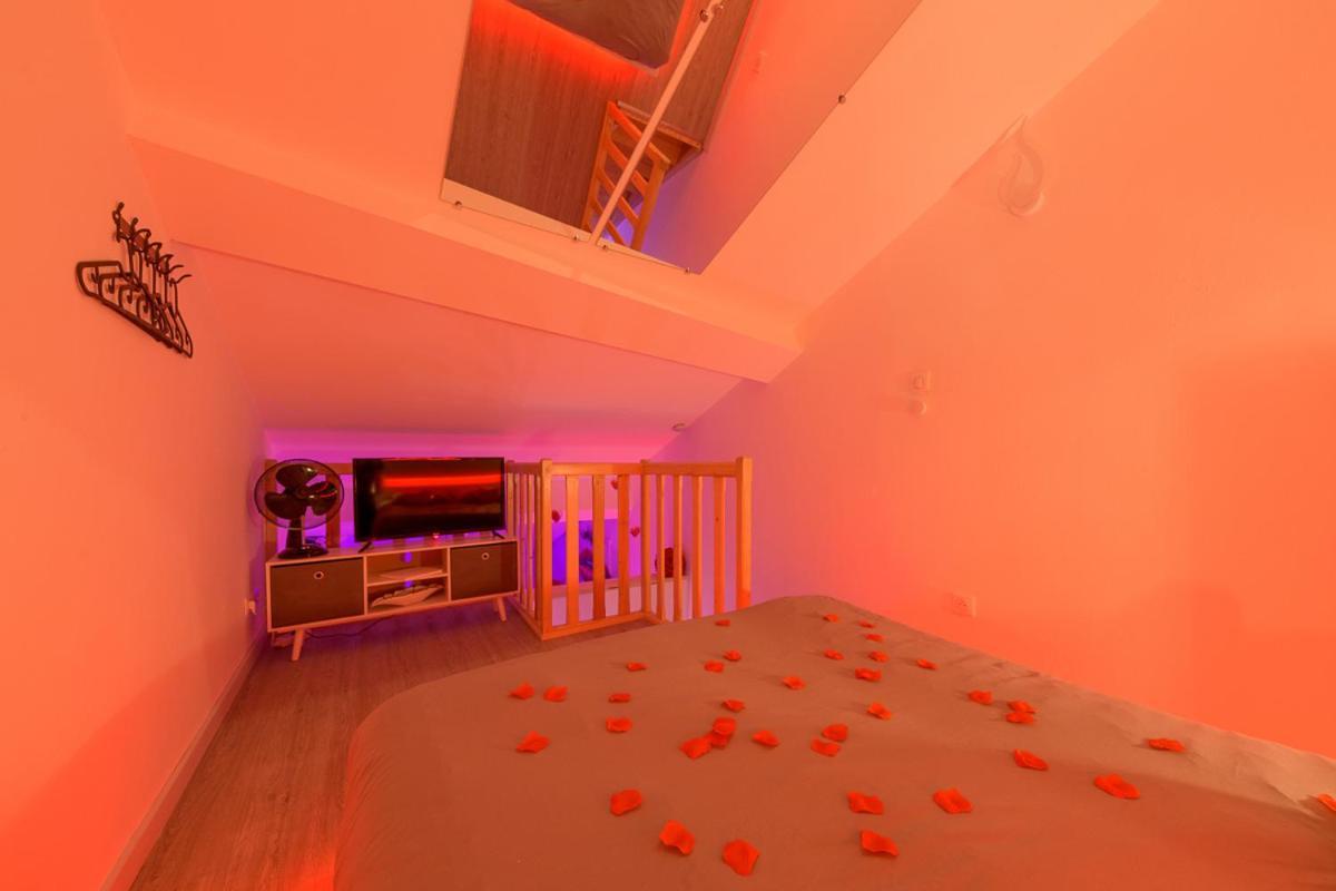 Love Room - Suite Romantique Avec Spa Privatif Le Puy-en-Velay Esterno foto