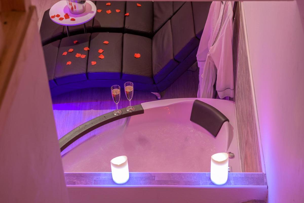 Love Room - Suite Romantique Avec Spa Privatif Le Puy-en-Velay Esterno foto