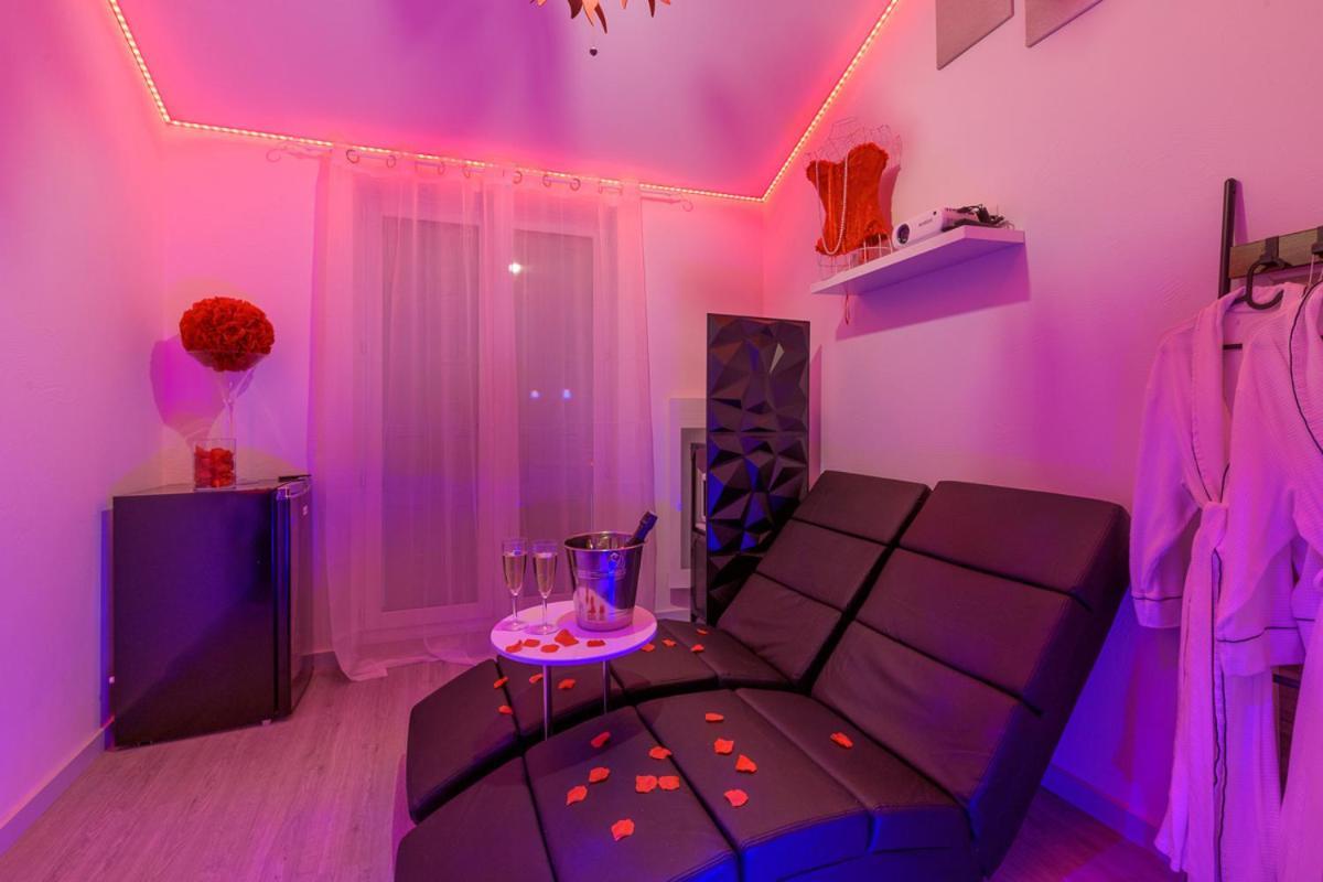 Love Room - Suite Romantique Avec Spa Privatif Le Puy-en-Velay Esterno foto