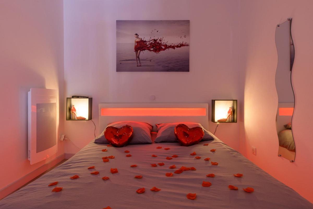 Love Room - Suite Romantique Avec Spa Privatif Le Puy-en-Velay Esterno foto