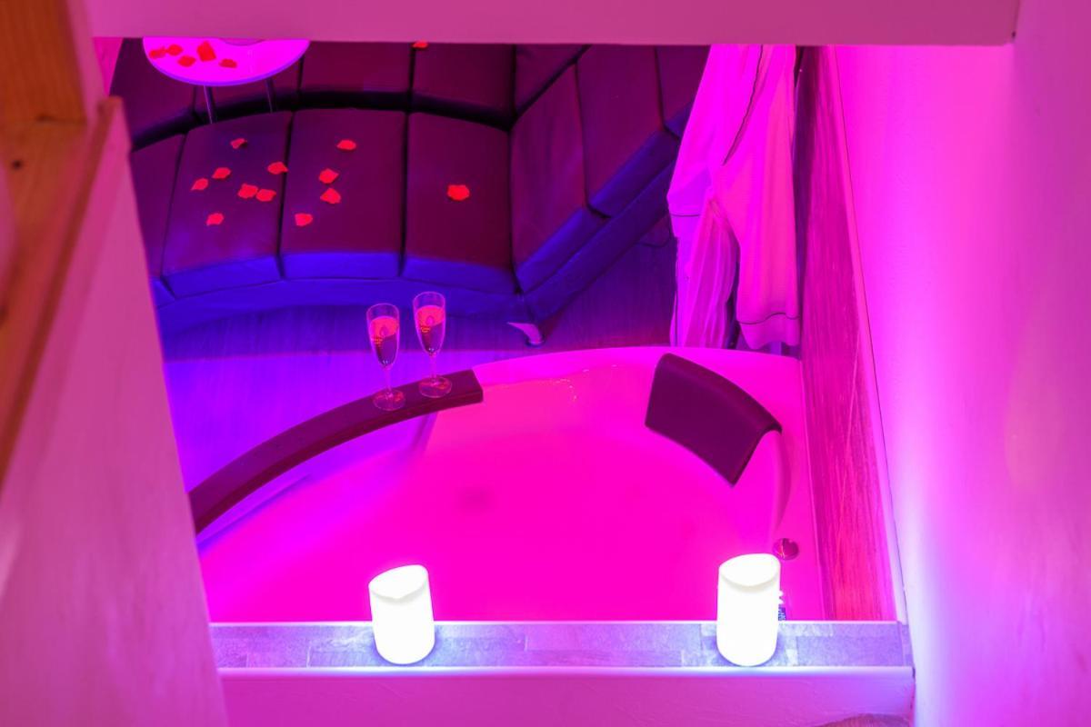 Love Room - Suite Romantique Avec Spa Privatif Le Puy-en-Velay Esterno foto