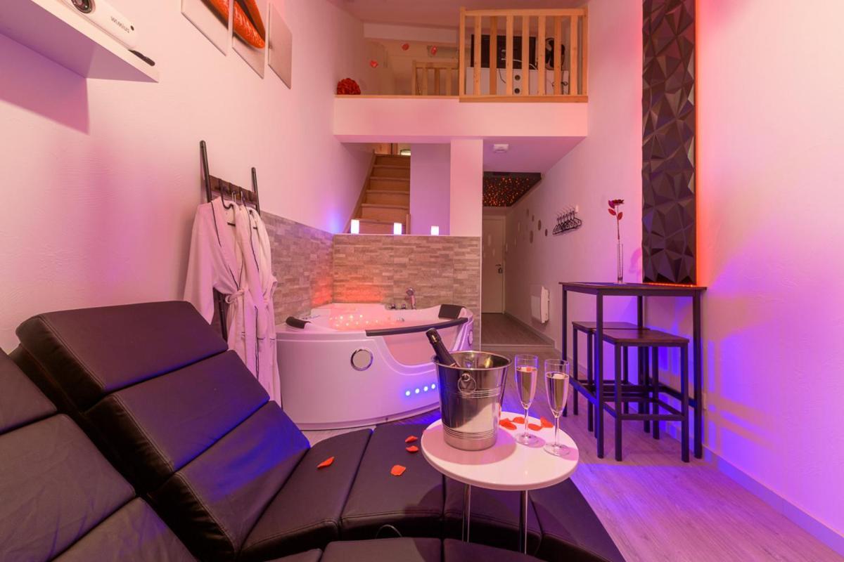 Love Room - Suite Romantique Avec Spa Privatif Le Puy-en-Velay Esterno foto